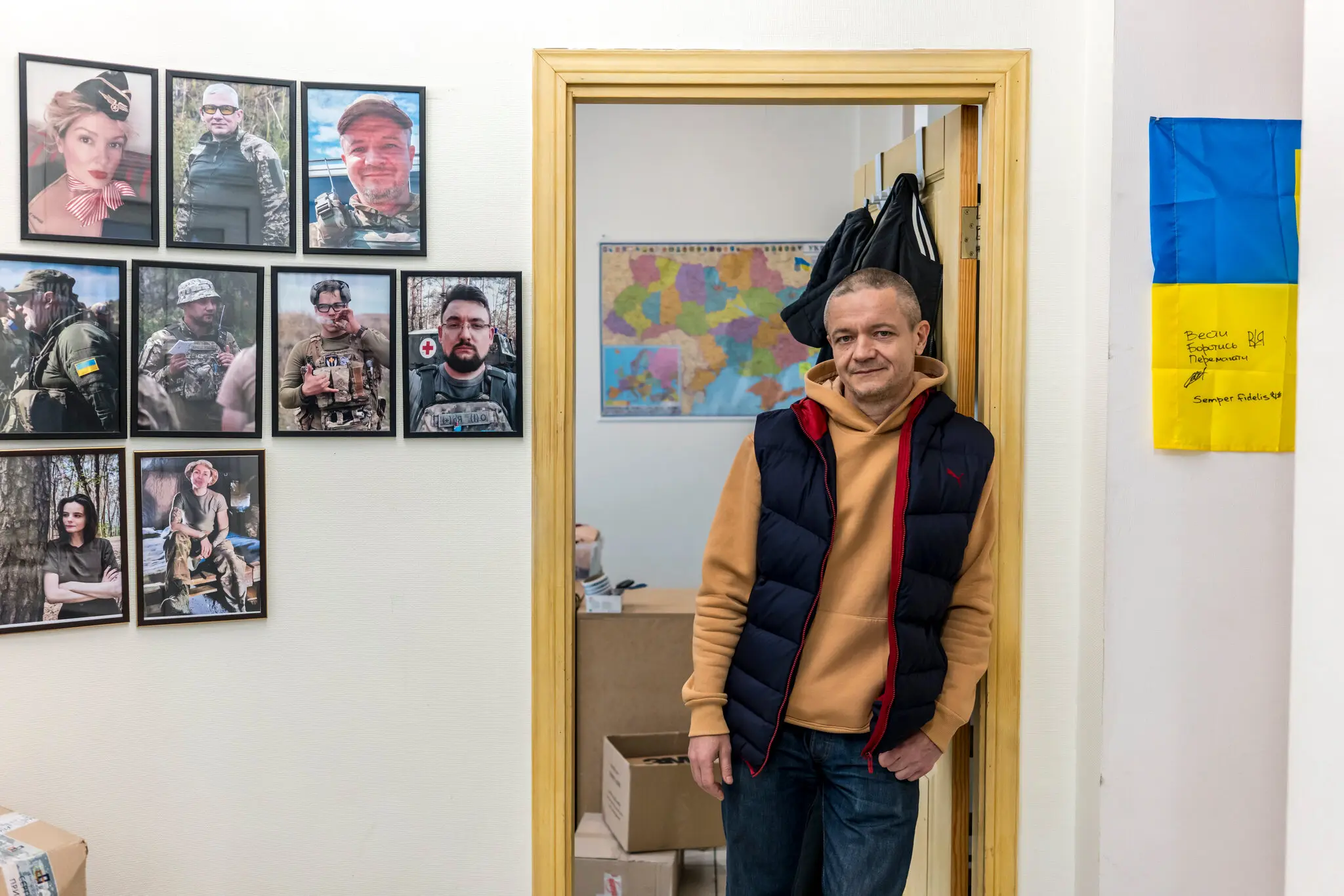 Більше за всіх, Олексій Дронов відповідальний за те, що Nathan's з'явився в Україні. За його словами, цей хот-дог із Заходу «виявився дуже зручним. Він смачний. Його легко готувати».